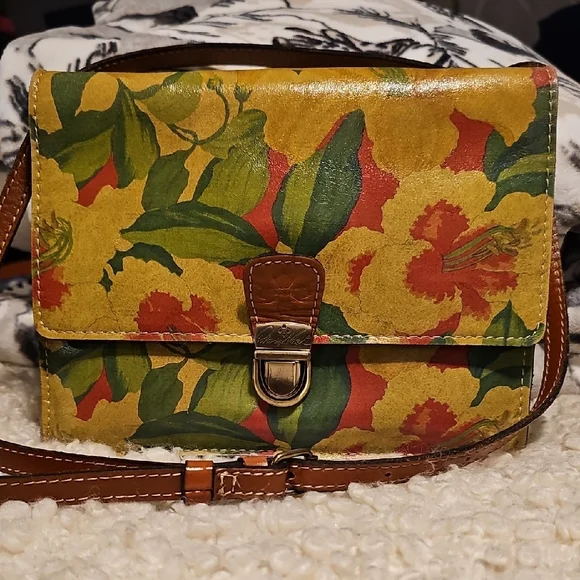 Patricia Nash Floral Leather Crossbody Bag in Green and Orange Patricia Nash Pilzone Leather Frame Crossbody Bag | HSN main image 3